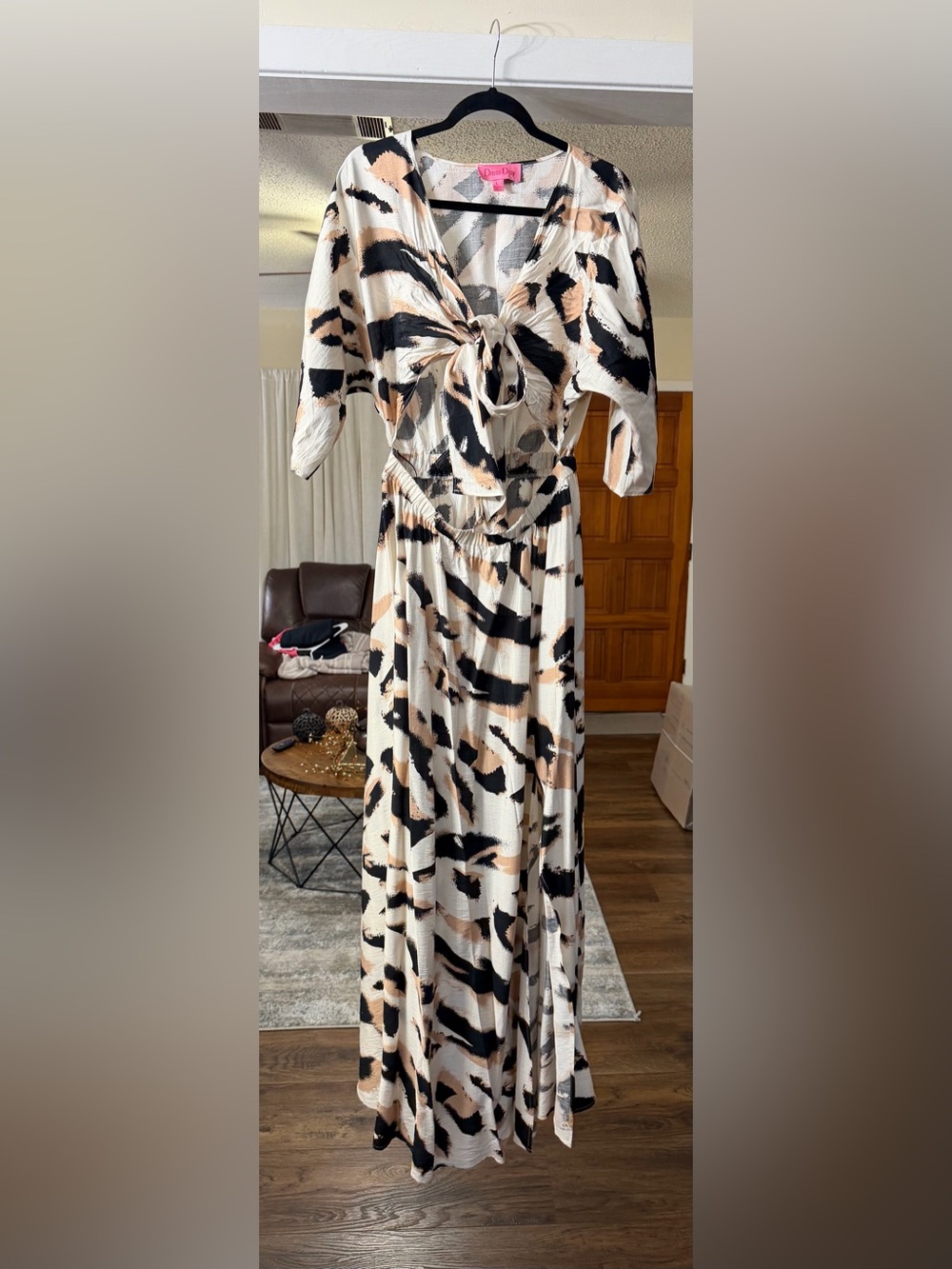 Dress Day Abstract Print Tie-Front Cutout Maxi Dress – Size Large 🤎🖤
